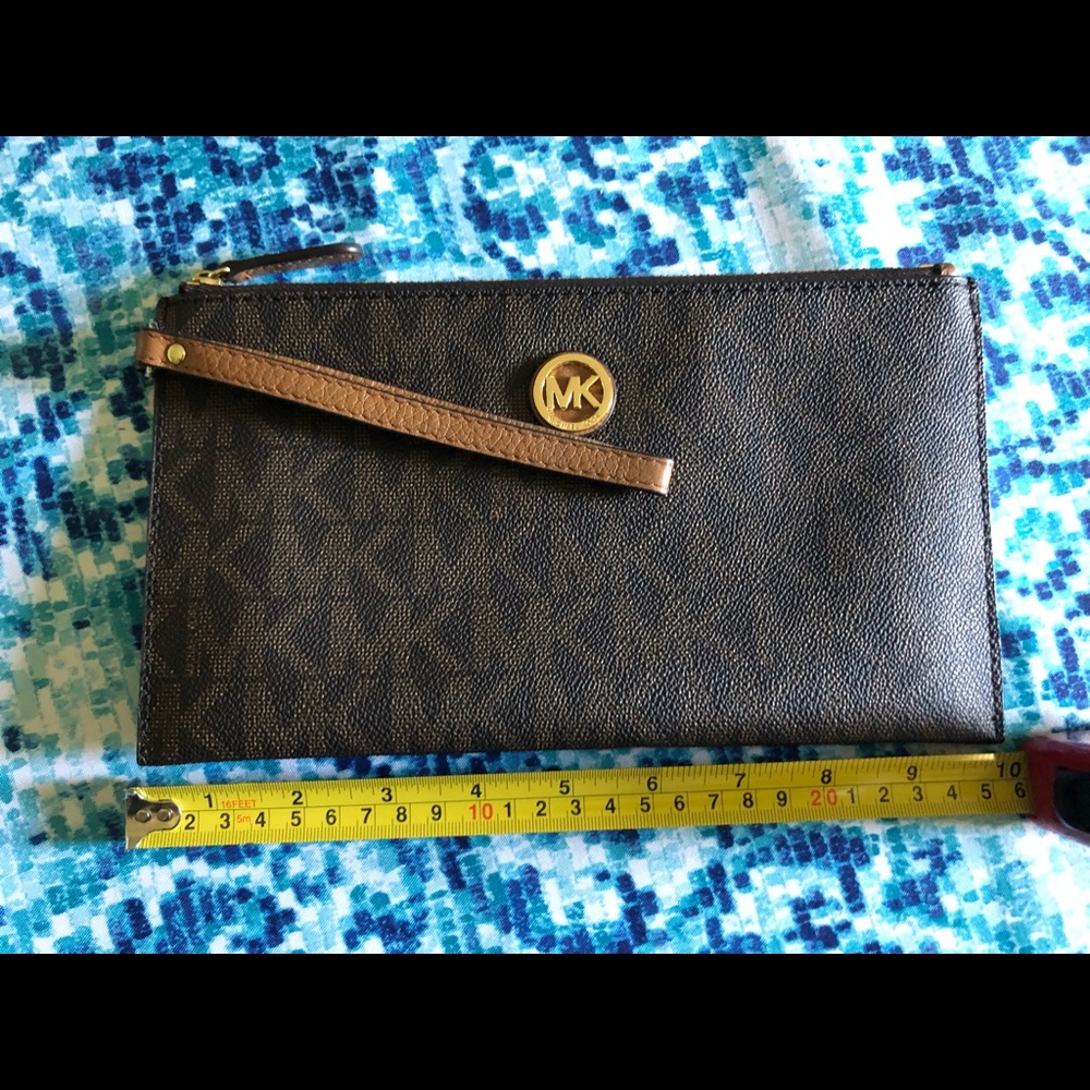 Michael Kors Wristlet